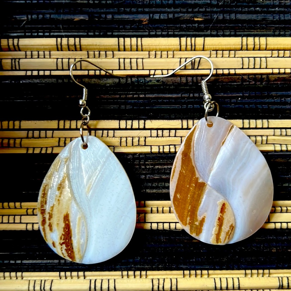 Shell earrings